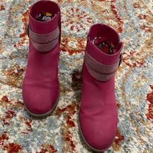 Girls boots
